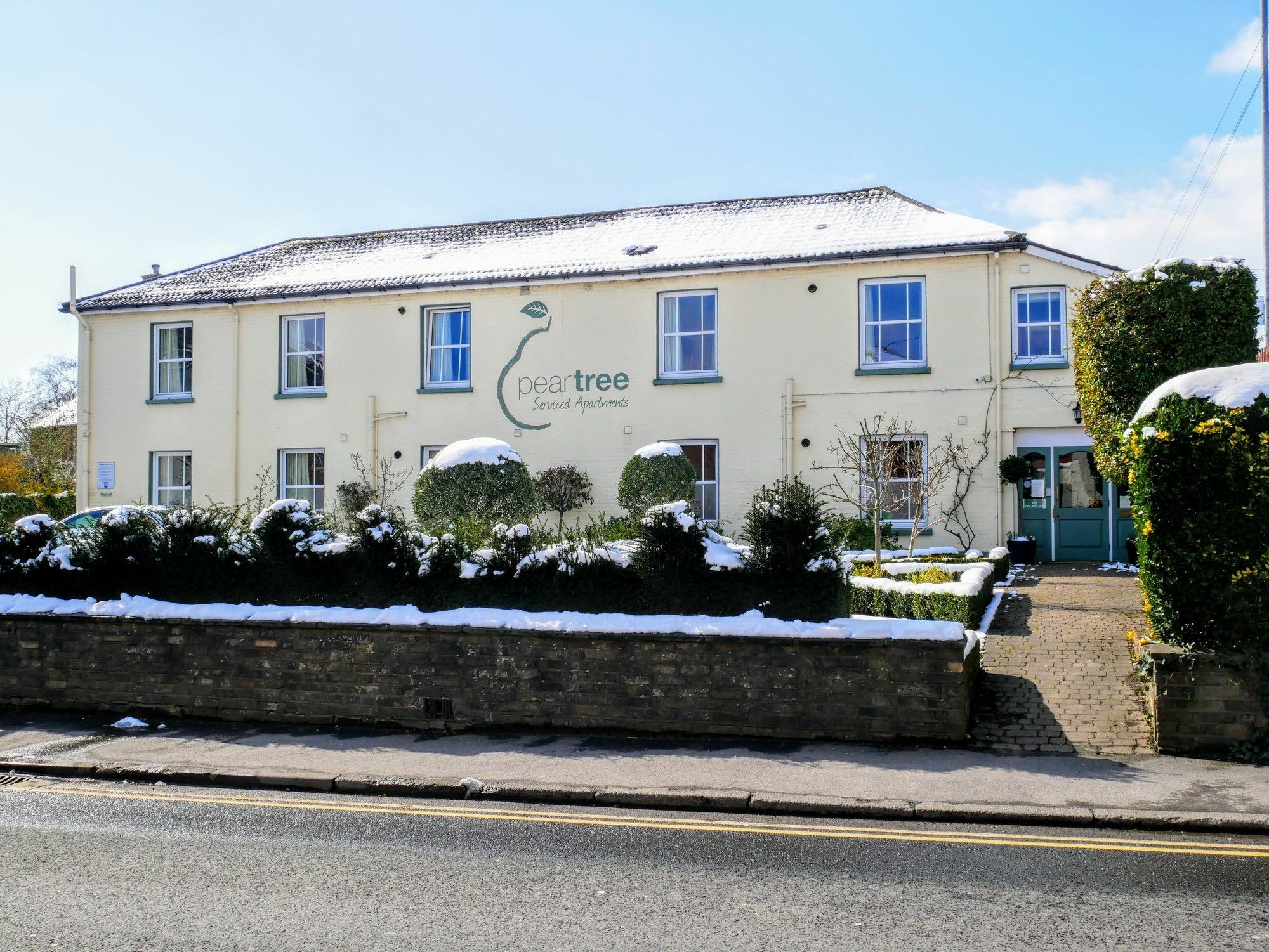 Peartree Serviced Apartments Salisbury Bagian luar foto
