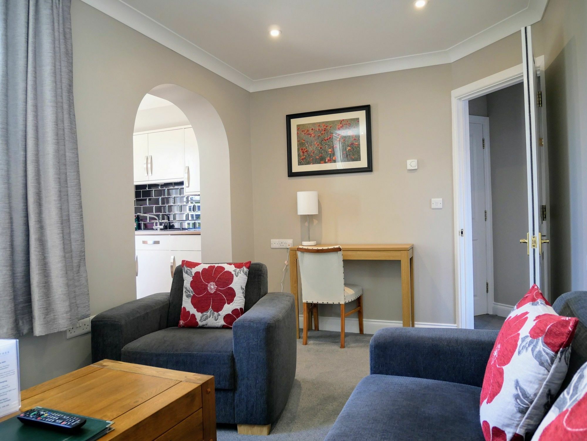Peartree Serviced Apartments Salisbury Bagian luar foto
